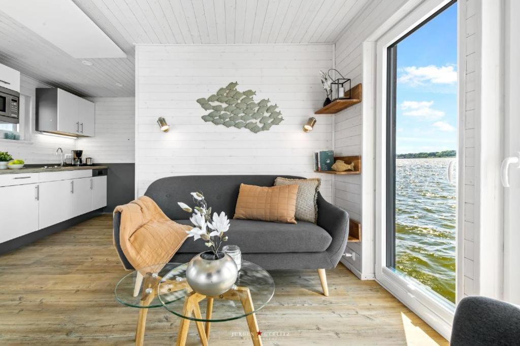 Hausboot Gluecksmomente Mit Dachterrasse In Schleswig Am Ostseefjord Schlei Luaran gambar