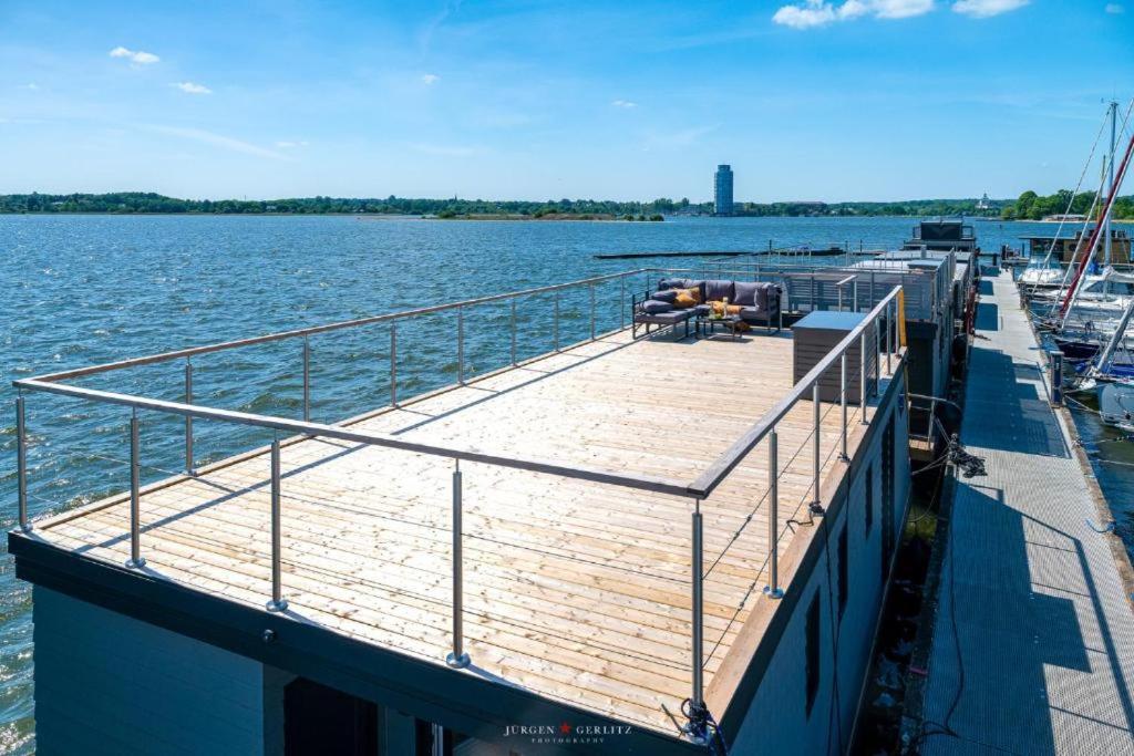 Hausboot Gluecksmomente Mit Dachterrasse In Schleswig Am Ostseefjord Schlei Luaran gambar